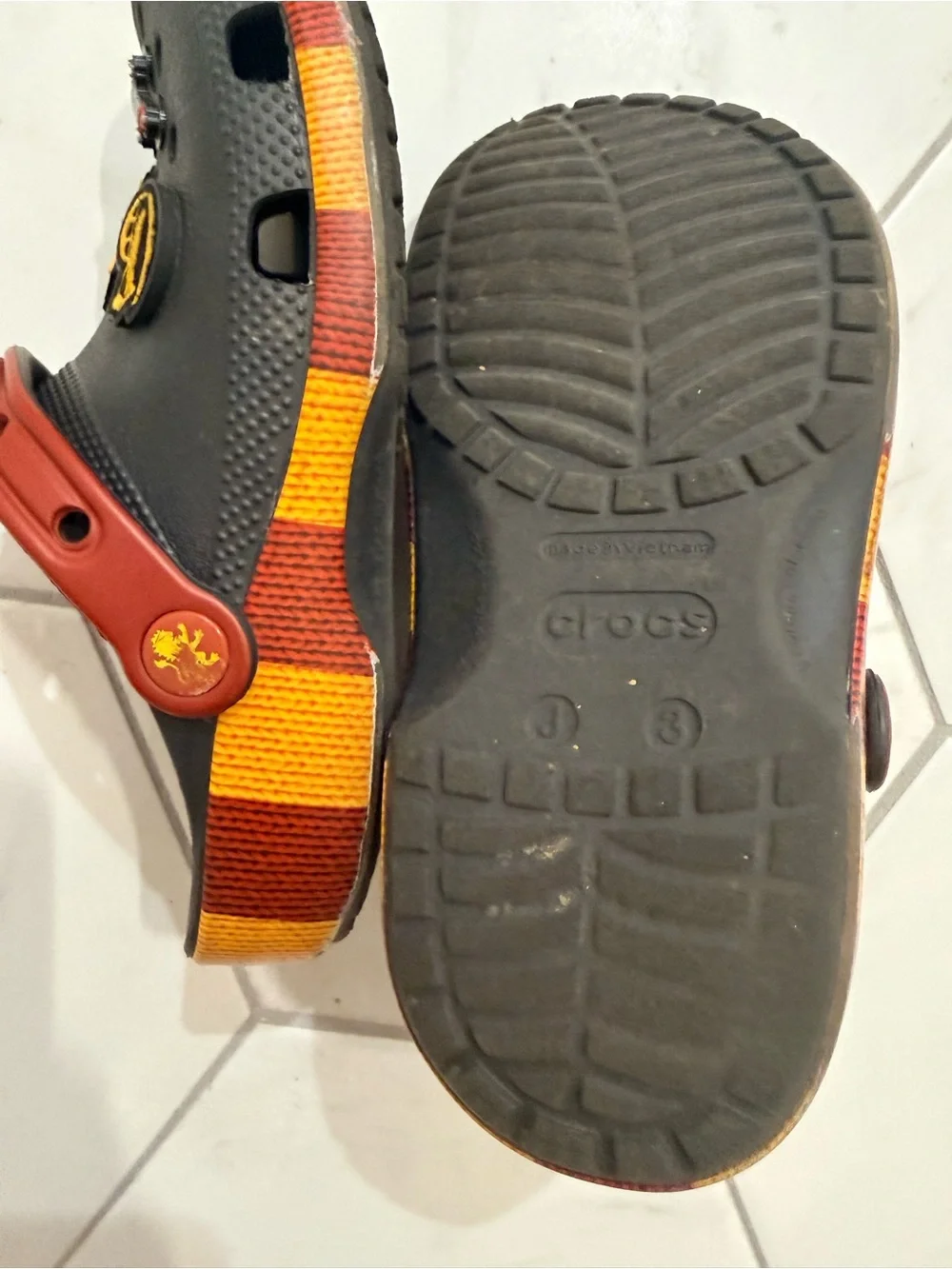 Crocs kids Black & Red Magical Gryffindor Clog Shoes j3
